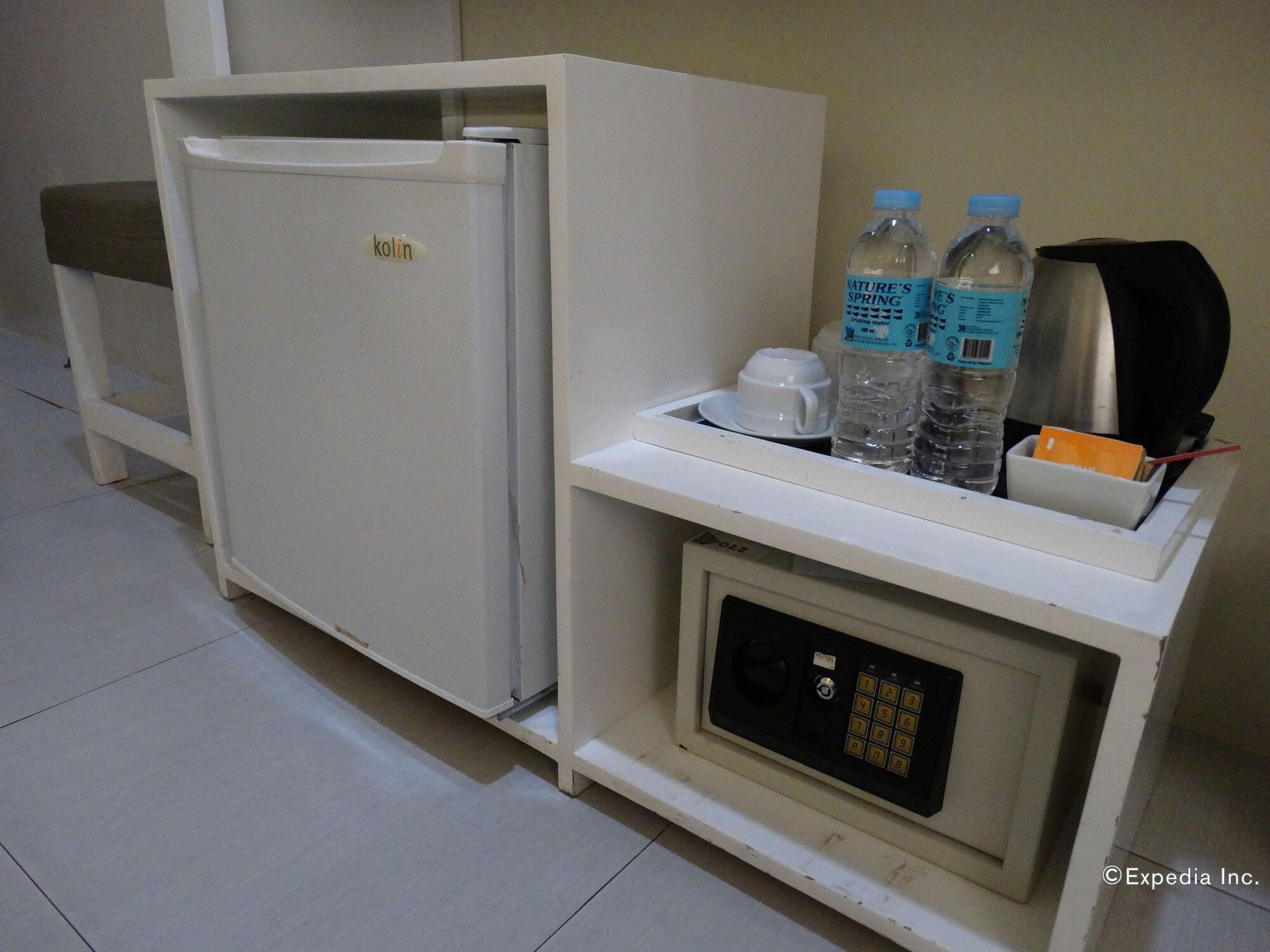 Empire Suites Hotel Puerto Princesa Luaran gambar