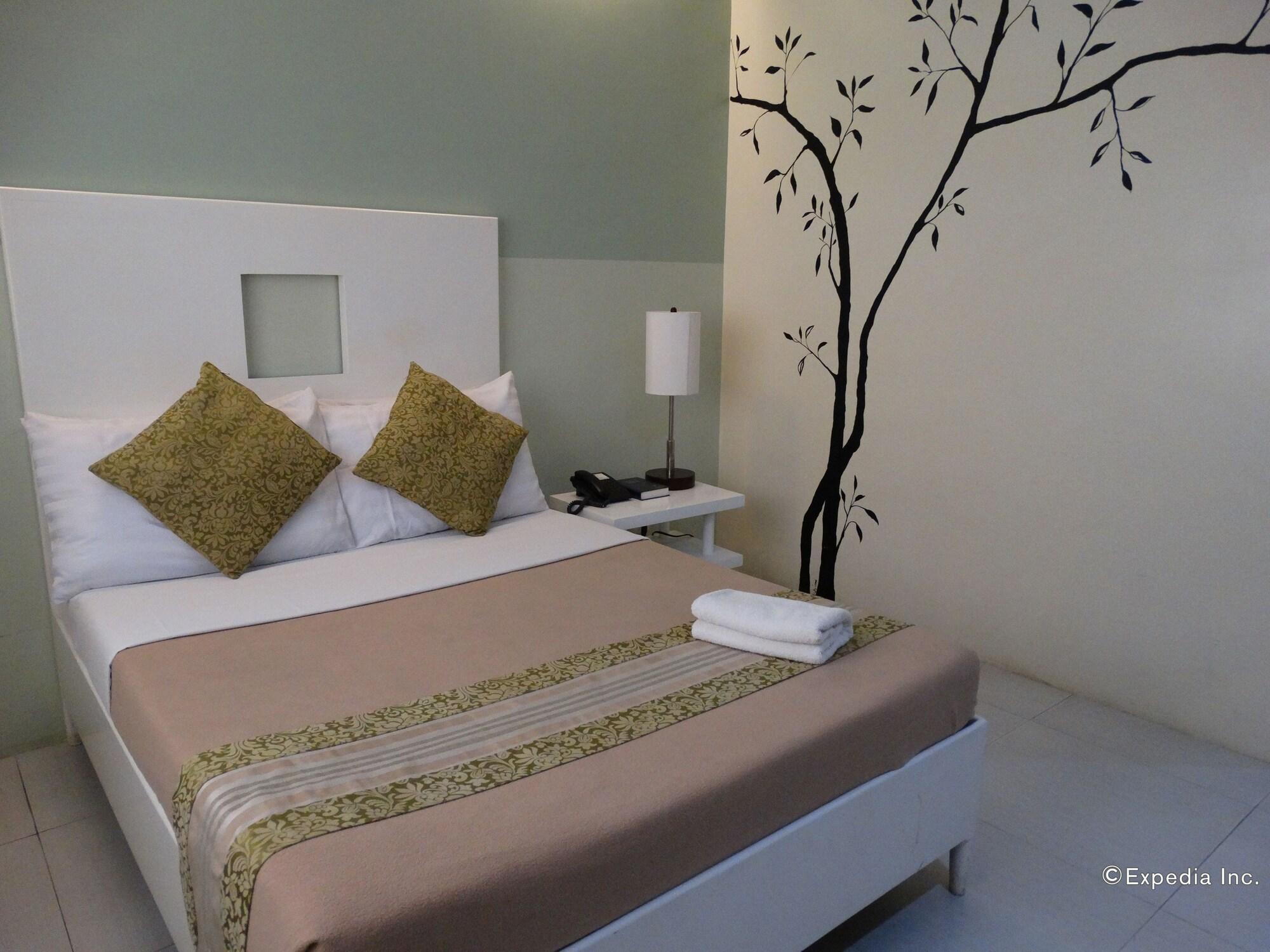 Empire Suites Hotel Puerto Princesa Luaran gambar