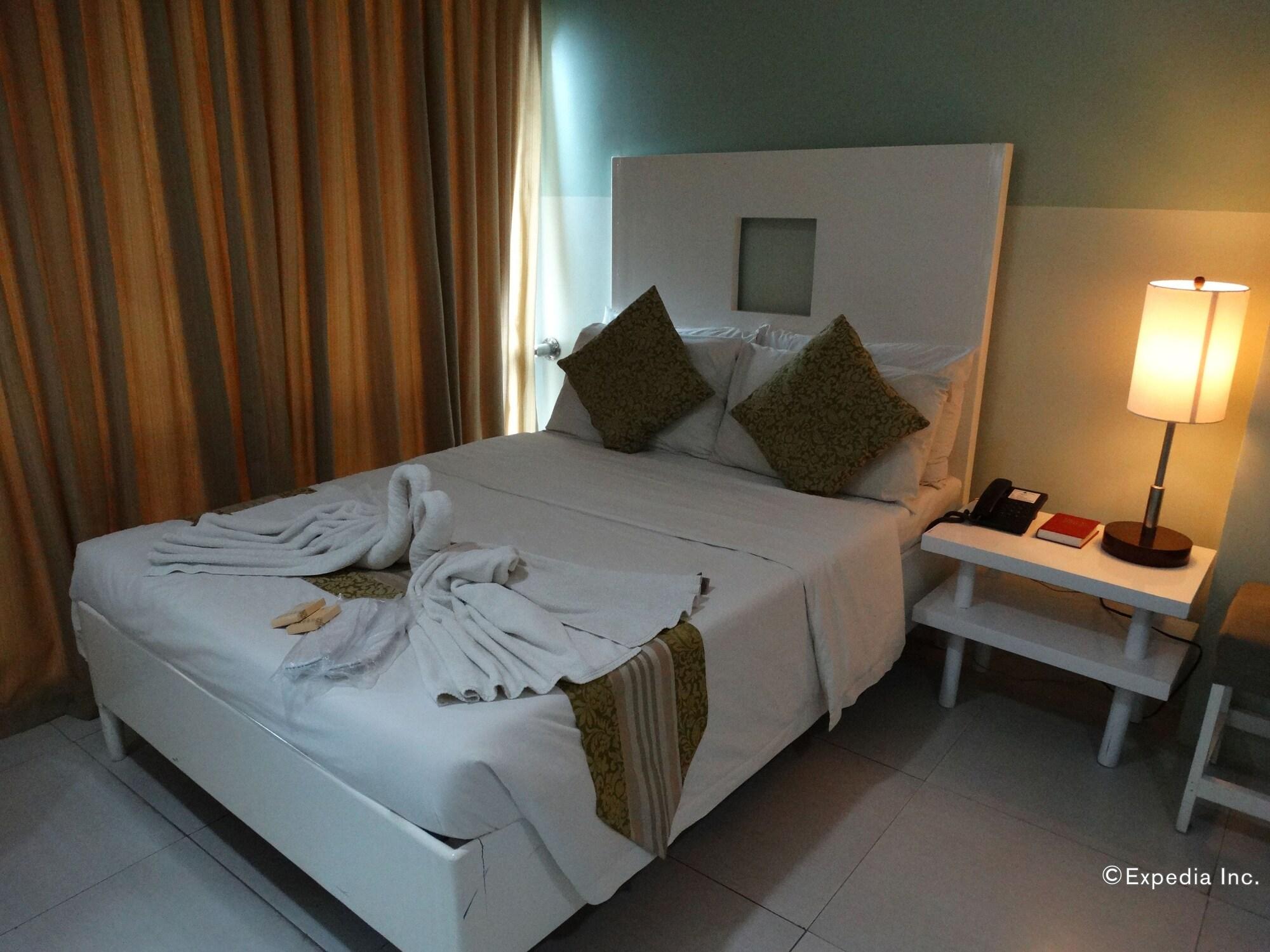 Empire Suites Hotel Puerto Princesa Luaran gambar