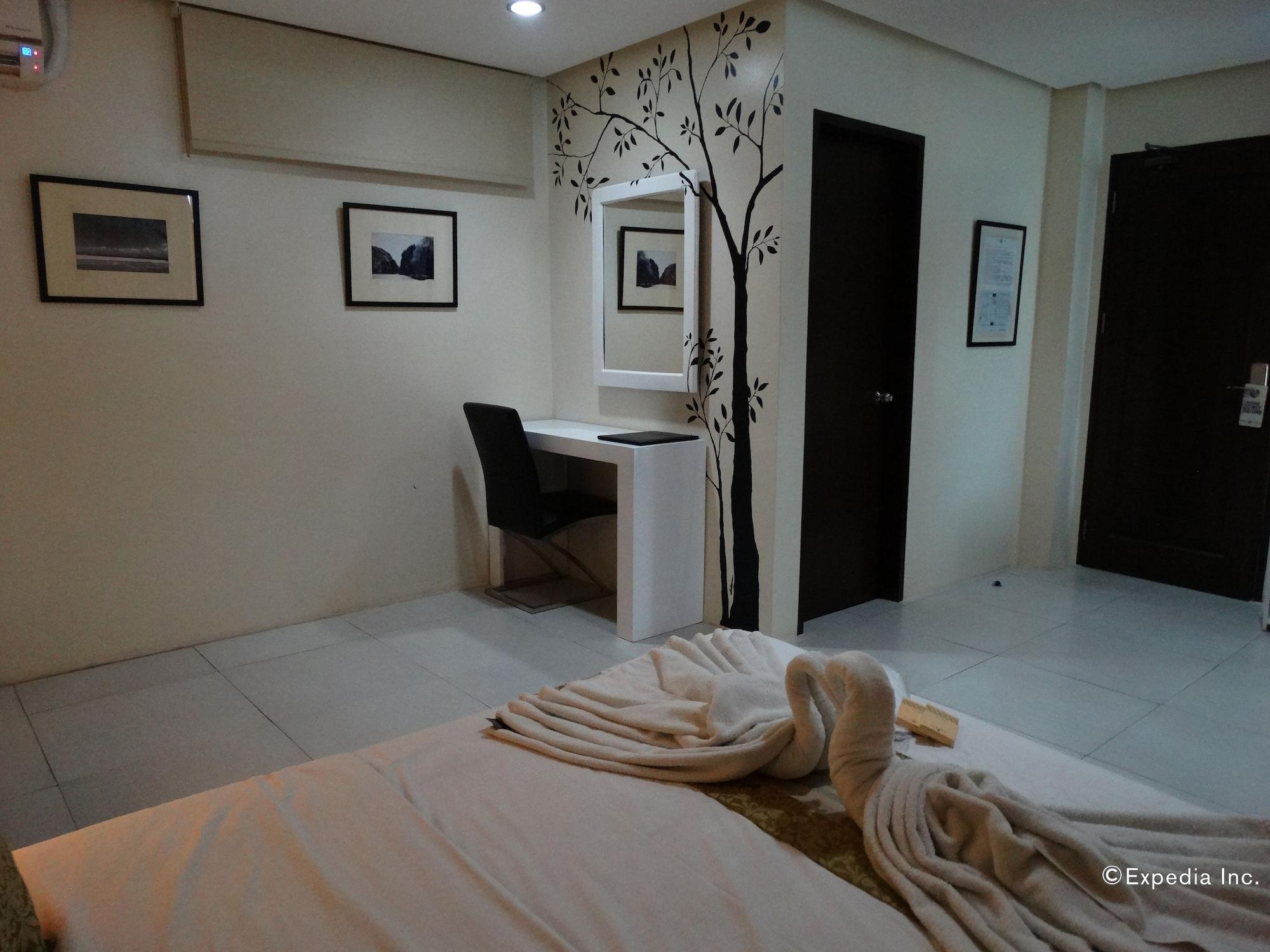 Empire Suites Hotel Puerto Princesa Luaran gambar