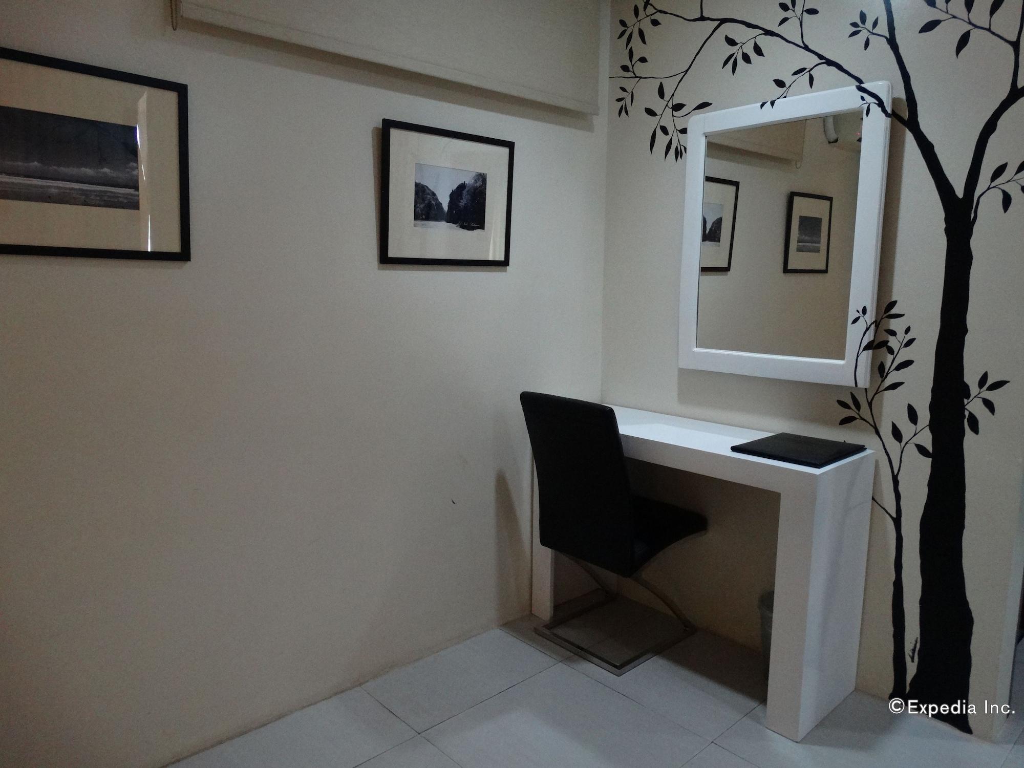 Empire Suites Hotel Puerto Princesa Luaran gambar