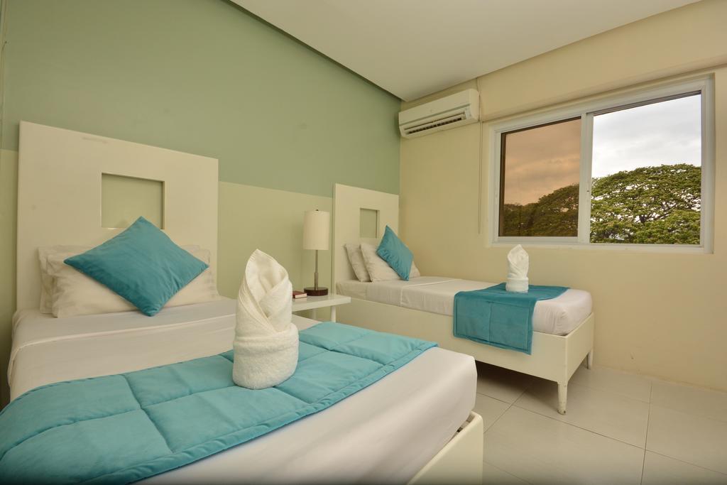 Empire Suites Hotel Puerto Princesa Luaran gambar