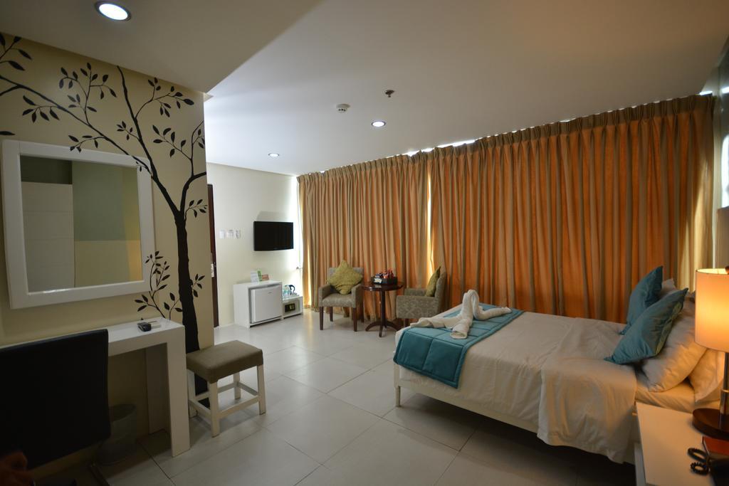 Empire Suites Hotel Puerto Princesa Luaran gambar