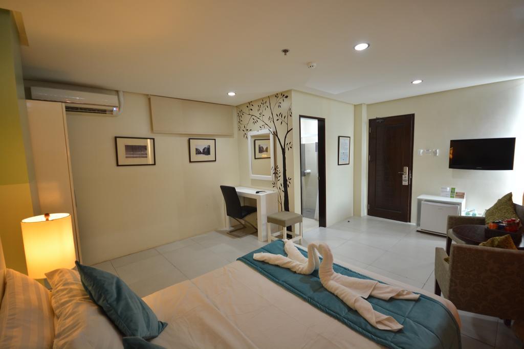 Empire Suites Hotel Puerto Princesa Luaran gambar