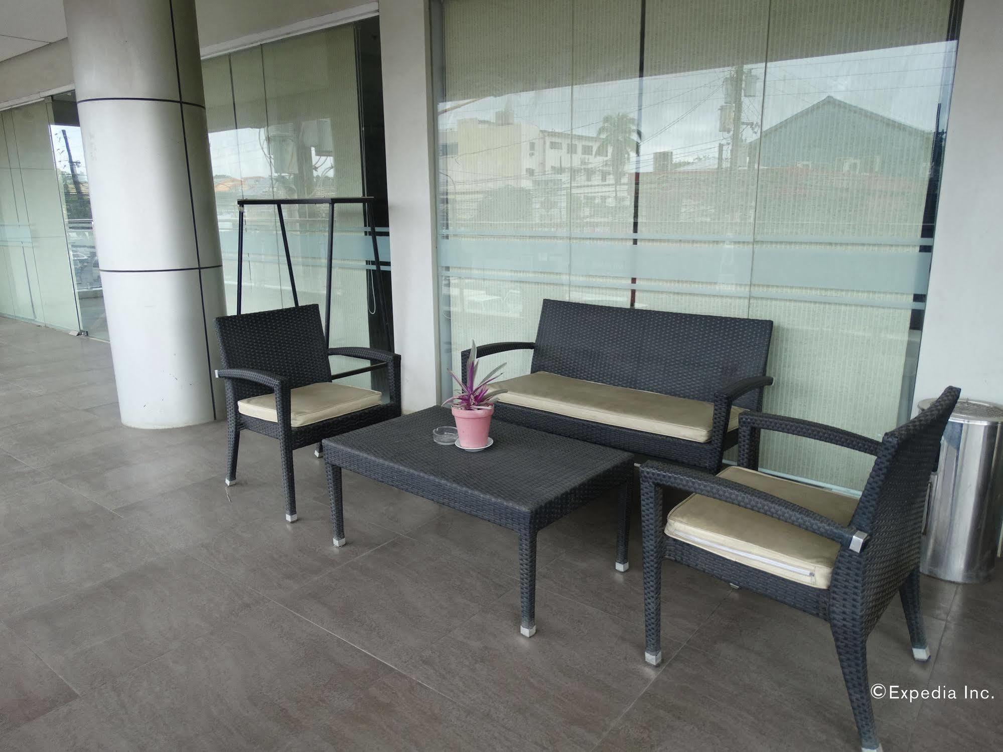 Empire Suites Hotel Puerto Princesa Luaran gambar