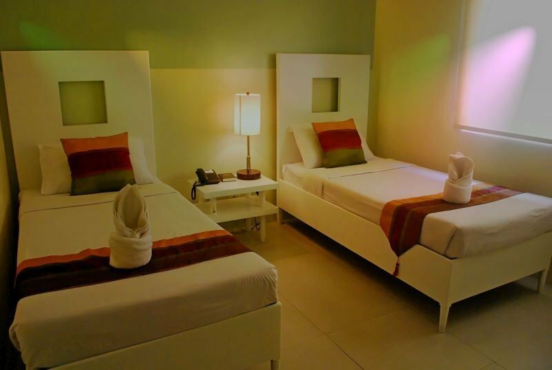 Empire Suites Hotel Puerto Princesa Luaran gambar